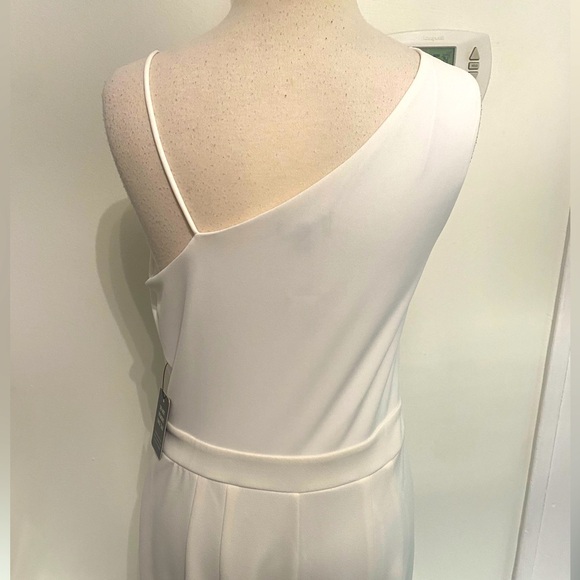 EXPRESS White Sleeveless Jumpsuit with Draped Neckline - Size M - NEW - Picture 4 of 4